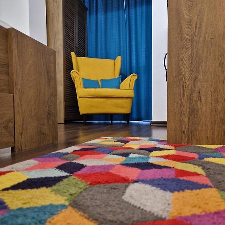 דירות Petroşani House Of Colors מראה חיצוני תמונה